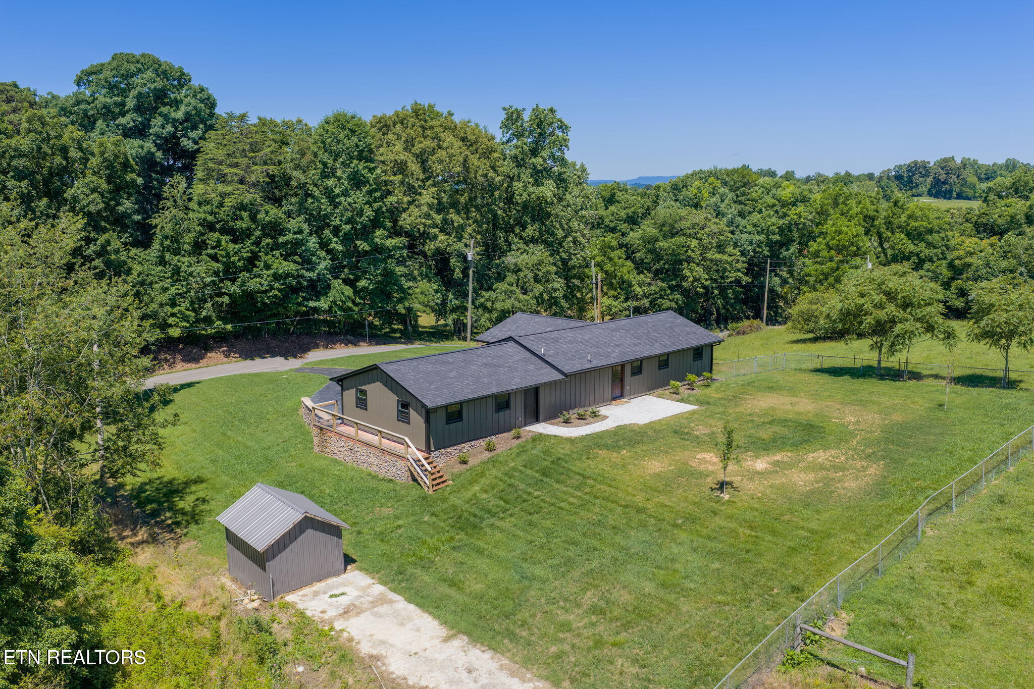 1437 Beacon Road Talbott, TN 37877 - Photo 11 of 31 homesandvideos-735