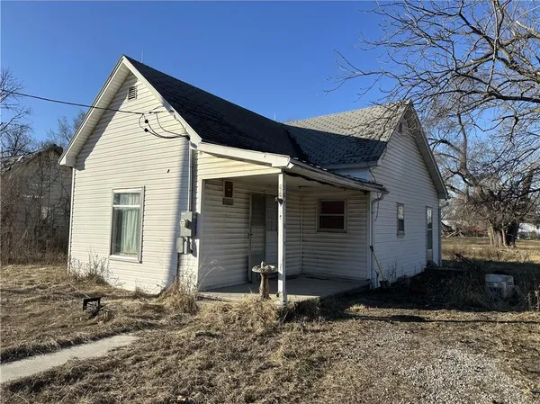 $32,000 | 307 4th Street, Ludlow, MO 64656
