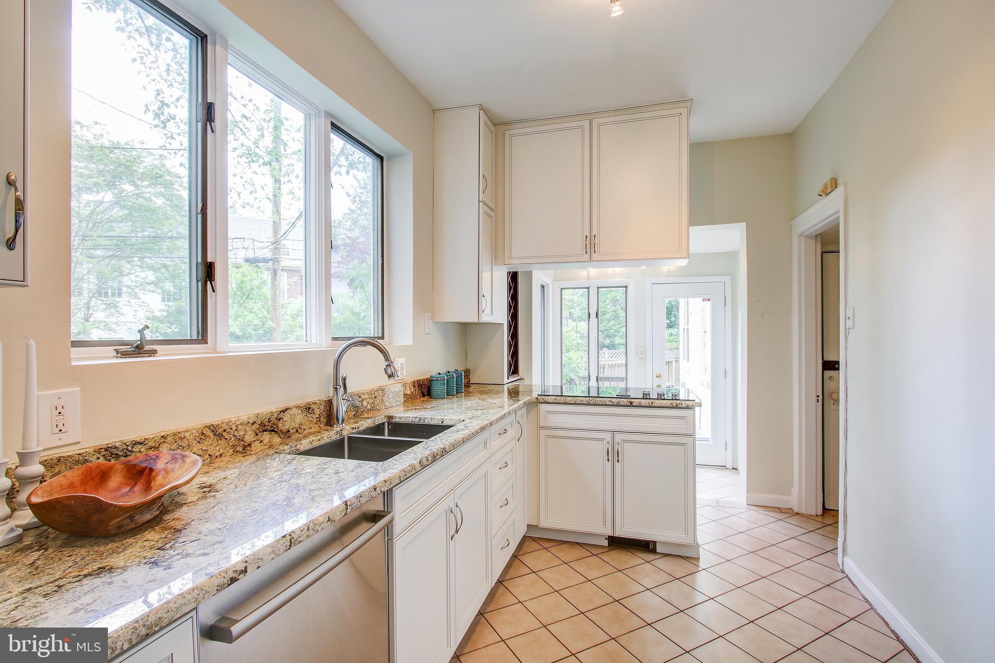 3232 Klingle Road Northwest Washington, DC 20008 - Photo 15 of 41