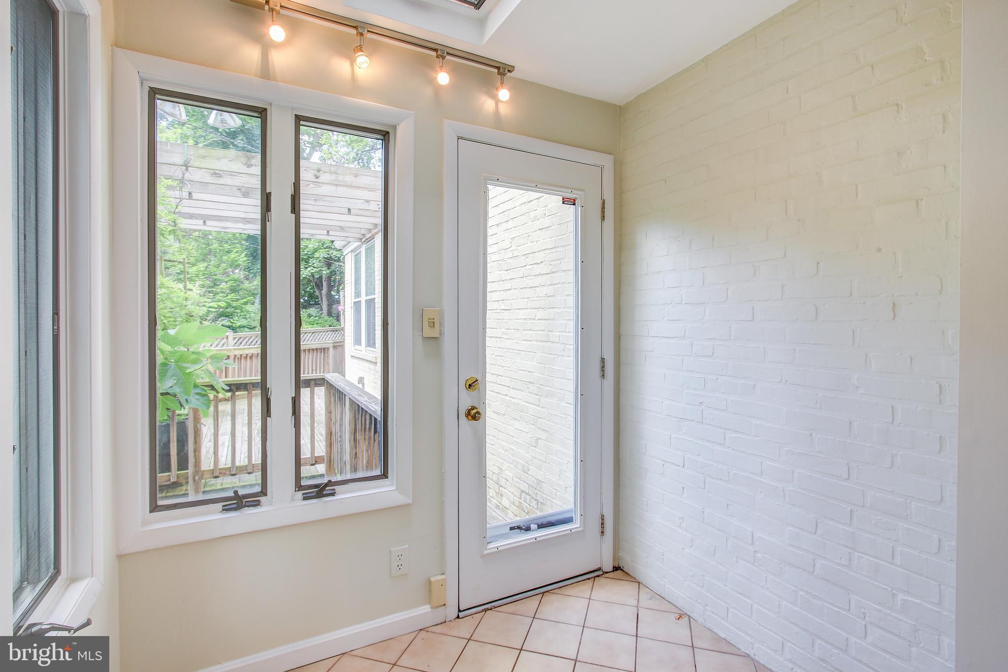 3232 Klingle Road Northwest Washington, DC 20008 - Photo 17 of 41