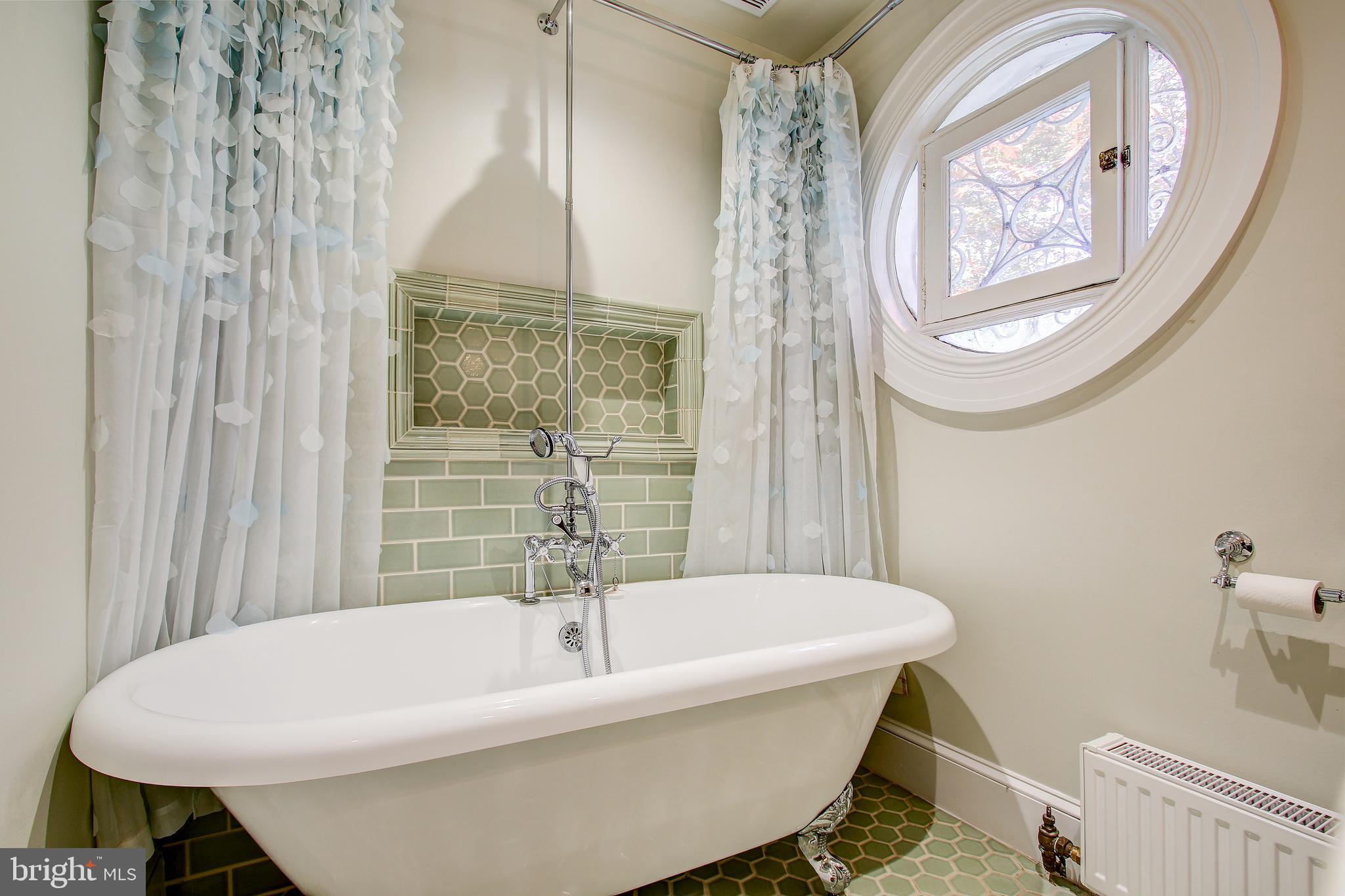 3232 Klingle Road Northwest Washington, DC 20008 - Photo 23 of 41 2nd Floor Full Bath