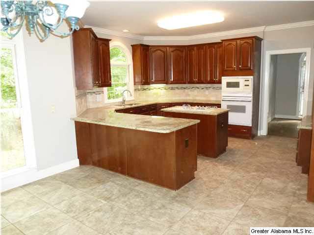 112 Windsor Circle Pelham, AL 35124 - Photo 5 of 32