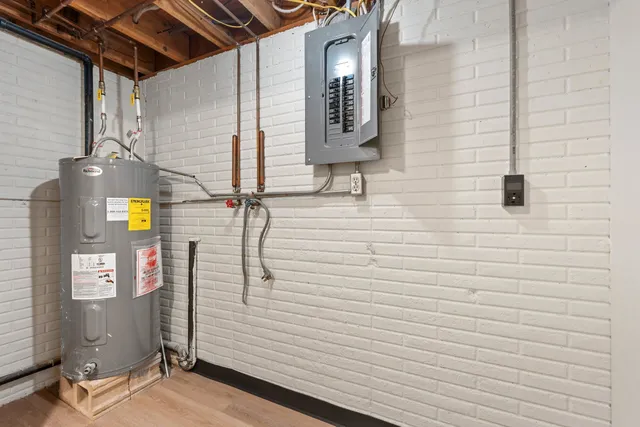 $164,900 | 2130 Elm View Drive, Unit G, Ashwaubenon, WI 54304