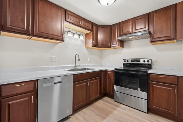 $164,900 | 2130 Elm View Drive, Unit G, Ashwaubenon, WI 54304