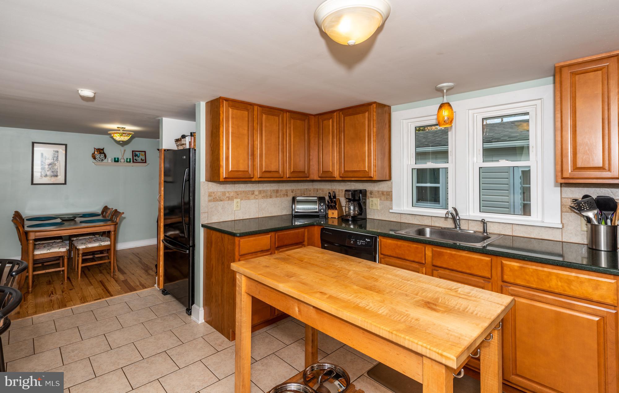 425 Mountain View Road Reading, PA 19607 - Photo 15 of 26 Kitchen