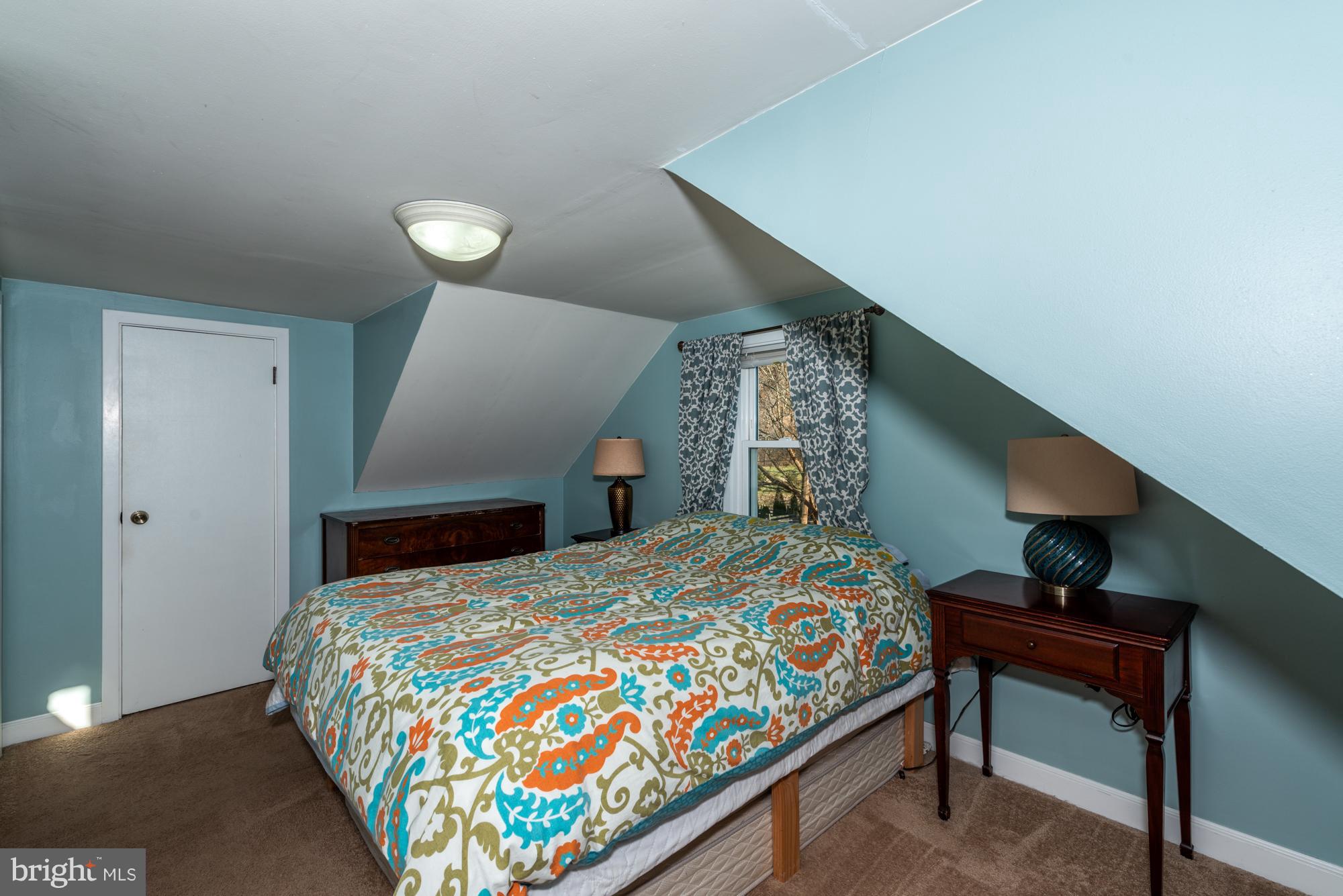 425 Mountain View Road Reading, PA 19607 - Photo 18 of 26 Bedroom 1 (view 2)