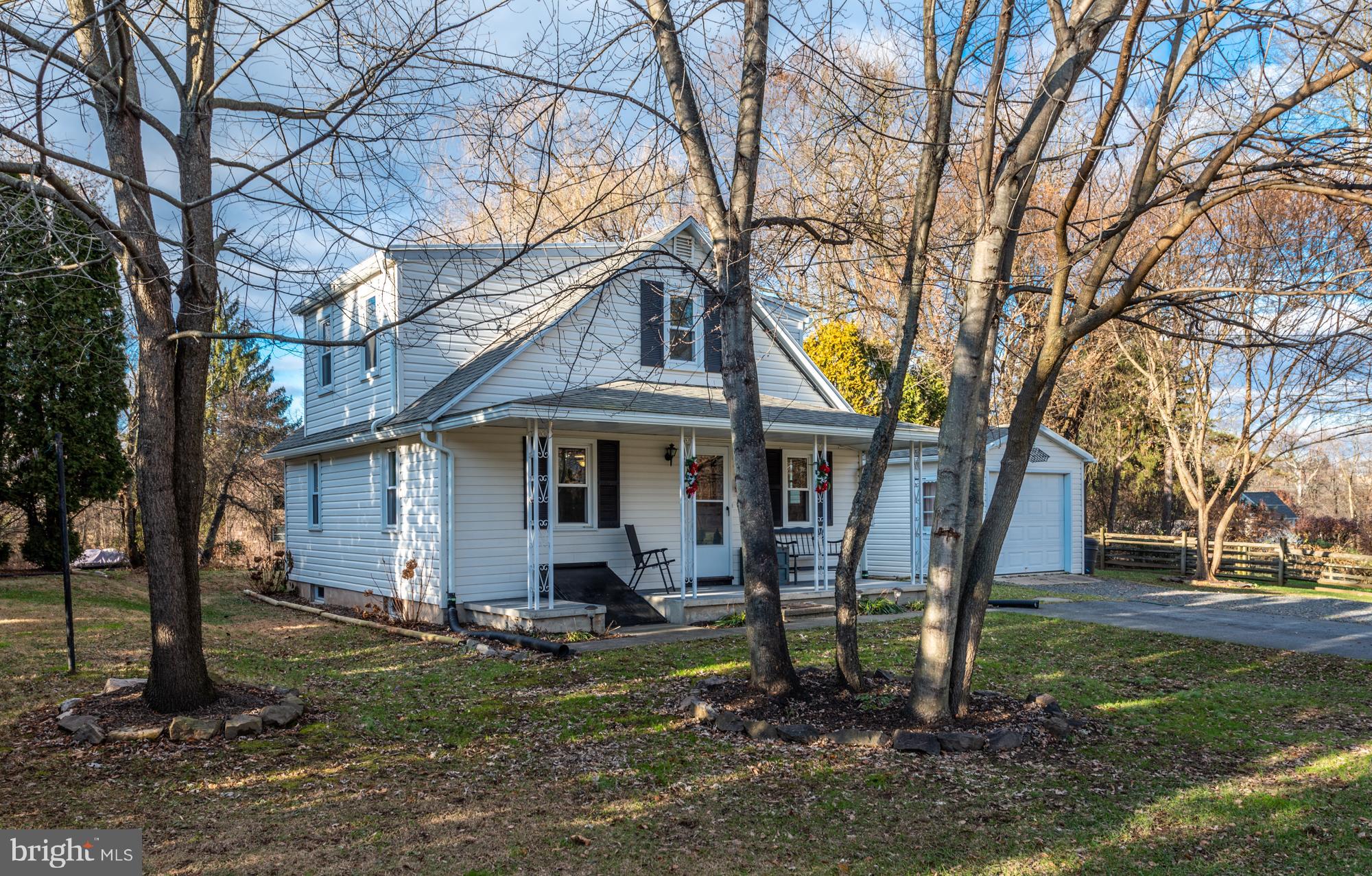 425 Mountain View Road Reading, PA 19607 - Photo 3 of 26 Tree Lined View