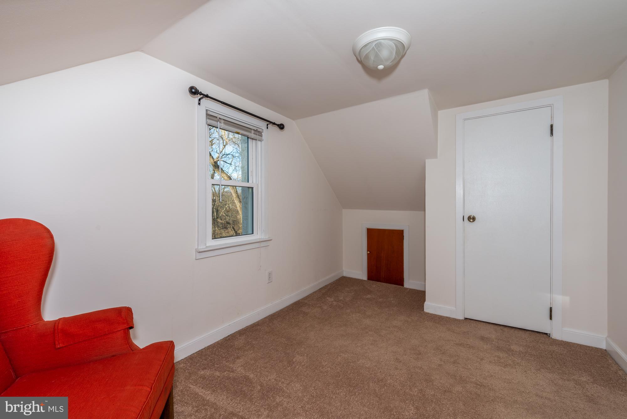 425 Mountain View Road Reading, PA 19607 - Photo 21 of 26 Bedroom 2