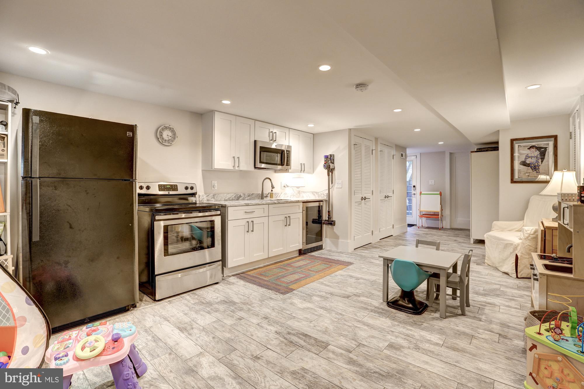 1319 Spring Road Northwest Washington, DC 20010 - Photo 25 of 38