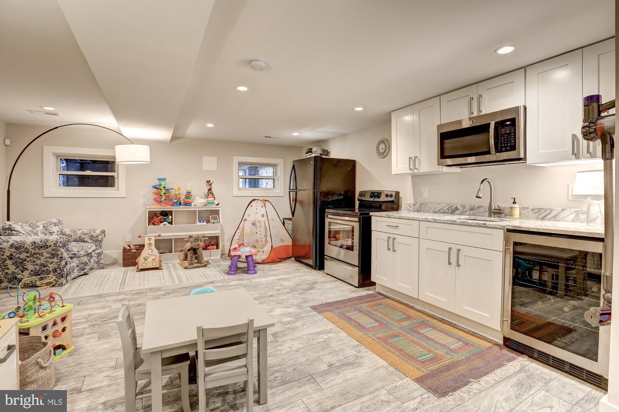 1319 Spring Road Northwest Washington, DC 20010 - Photo 27 of 38