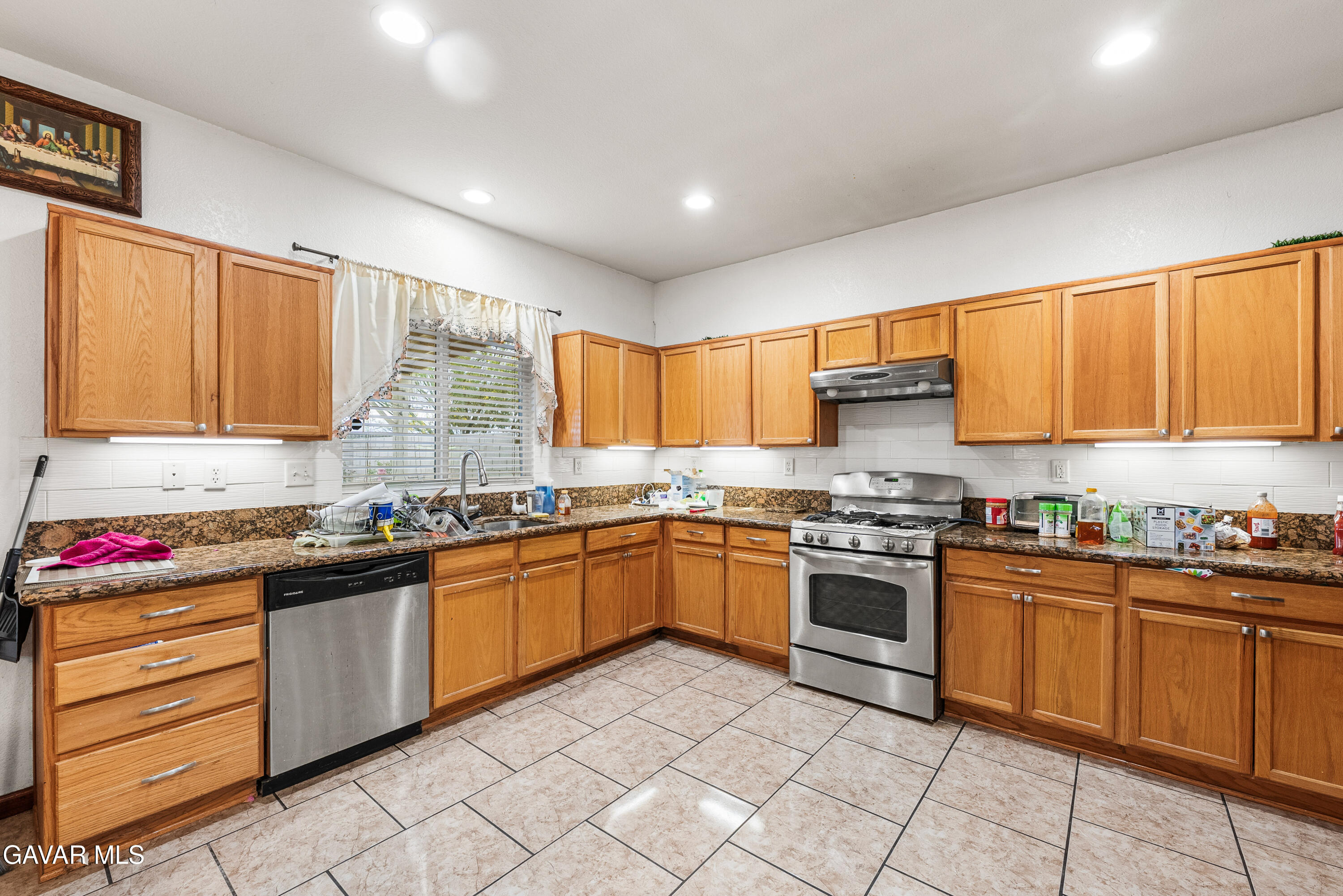 43525 Rucker Street Lancaster, CA 93535 - Photo 6 of 28 Rucker St-12