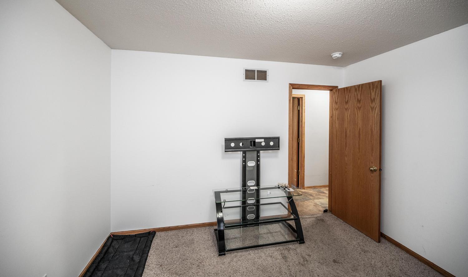 3931 Birmingham Lane Northwest Rochester, MN 55901 - Photo 21 of 36