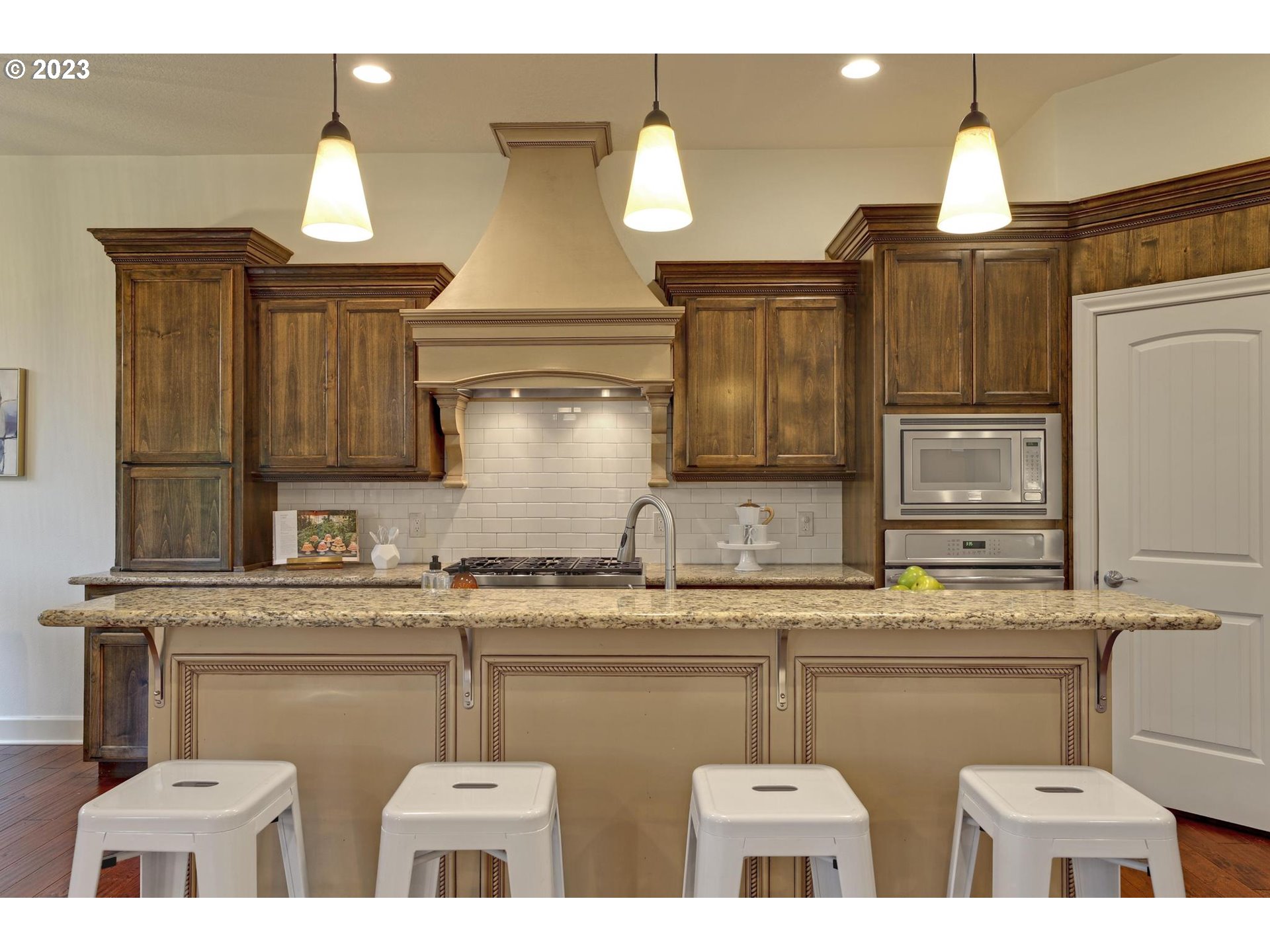10816 Northwest Ridge Road Portland, OR 97229 - Photo 17 of 36 Gallery Image 17