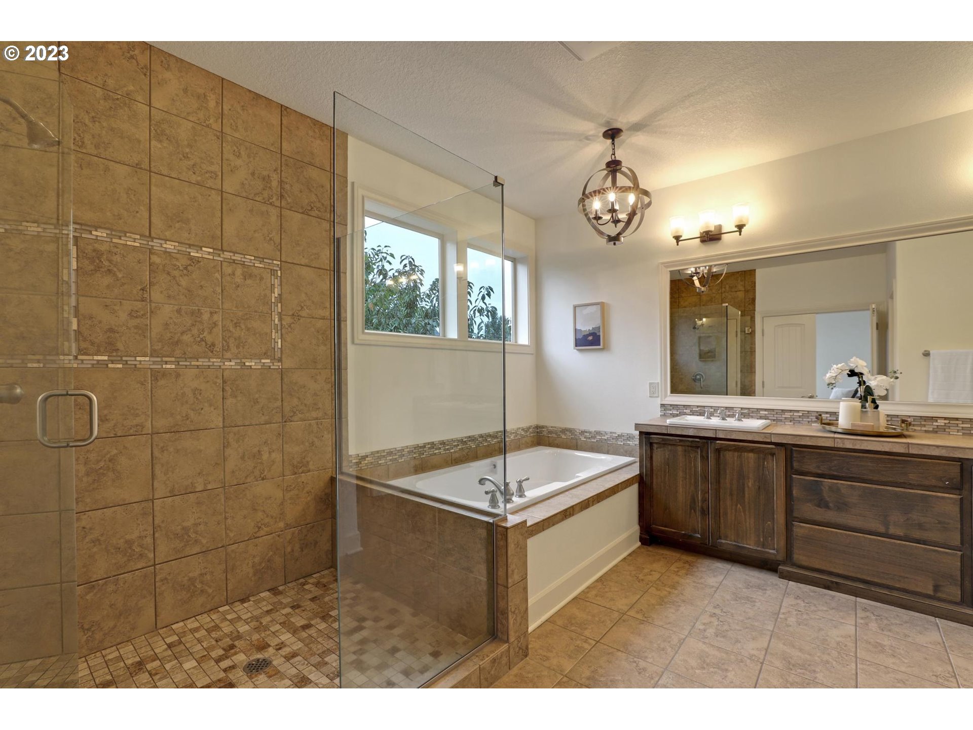10816 Northwest Ridge Road Portland, OR 97229 - Photo 23 of 36 Owner's Suite Bathroom