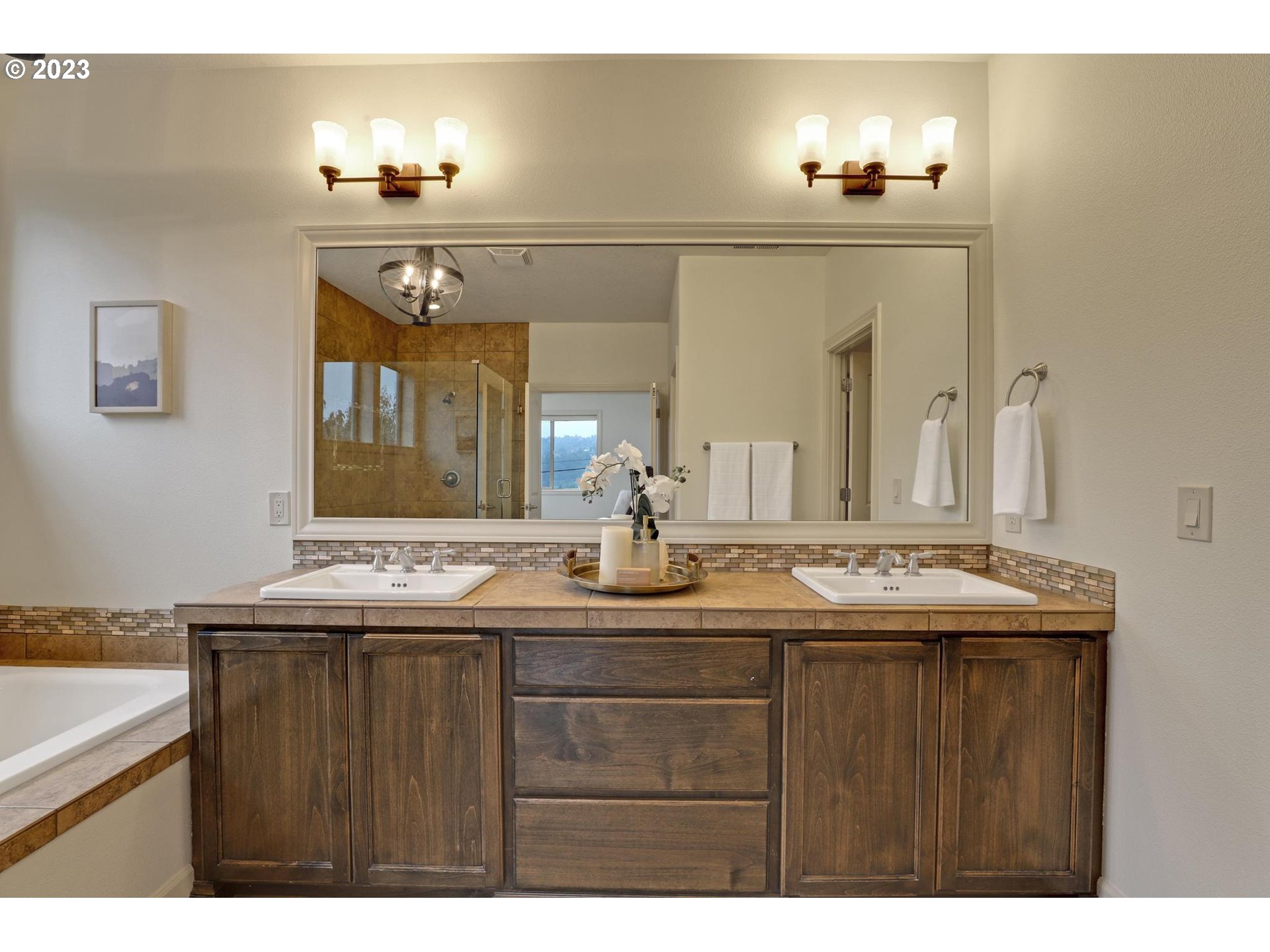 10816 Northwest Ridge Road Portland, OR 97229 - Photo 24 of 36 Gallery Image 24