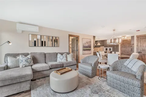 $2,400,000 | 2420 Ski Trail Lane, Unit 308, Steamboat Springs, CO 80487