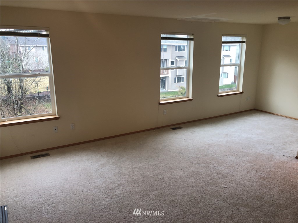 233 Whitman Place Northeast Renton, WA 98059 - Photo 14 of 24