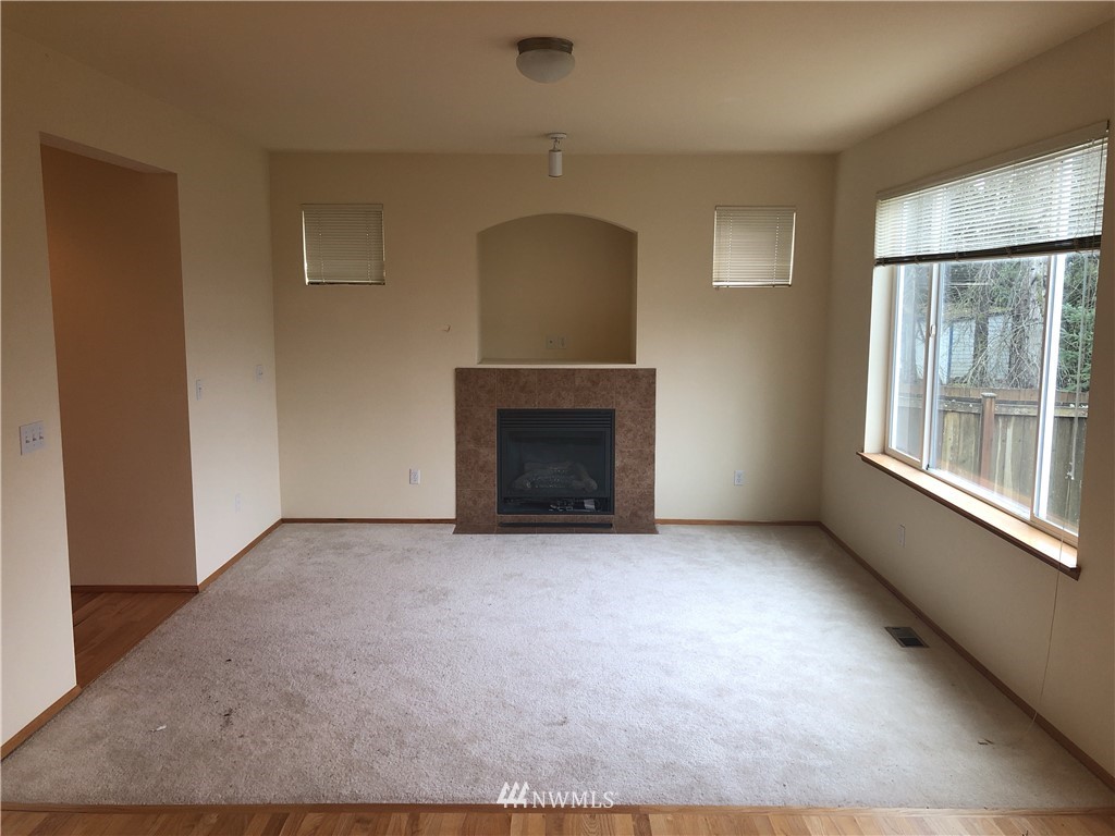 233 Whitman Place Northeast Renton, WA 98059 - Photo 5 of 24