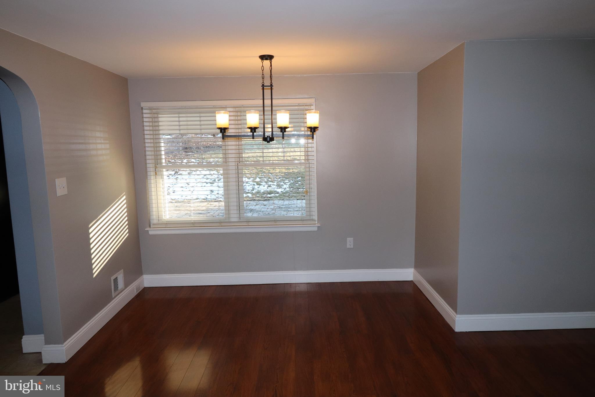 208 2nd Street Reading, PA 19607 - Photo 5 of 26