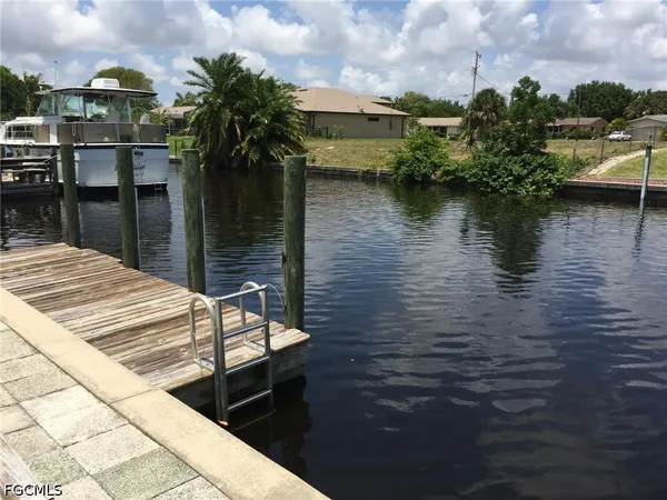 $2,095 | 2063 Ottersrest Lane, Cape Coral, FL 33990