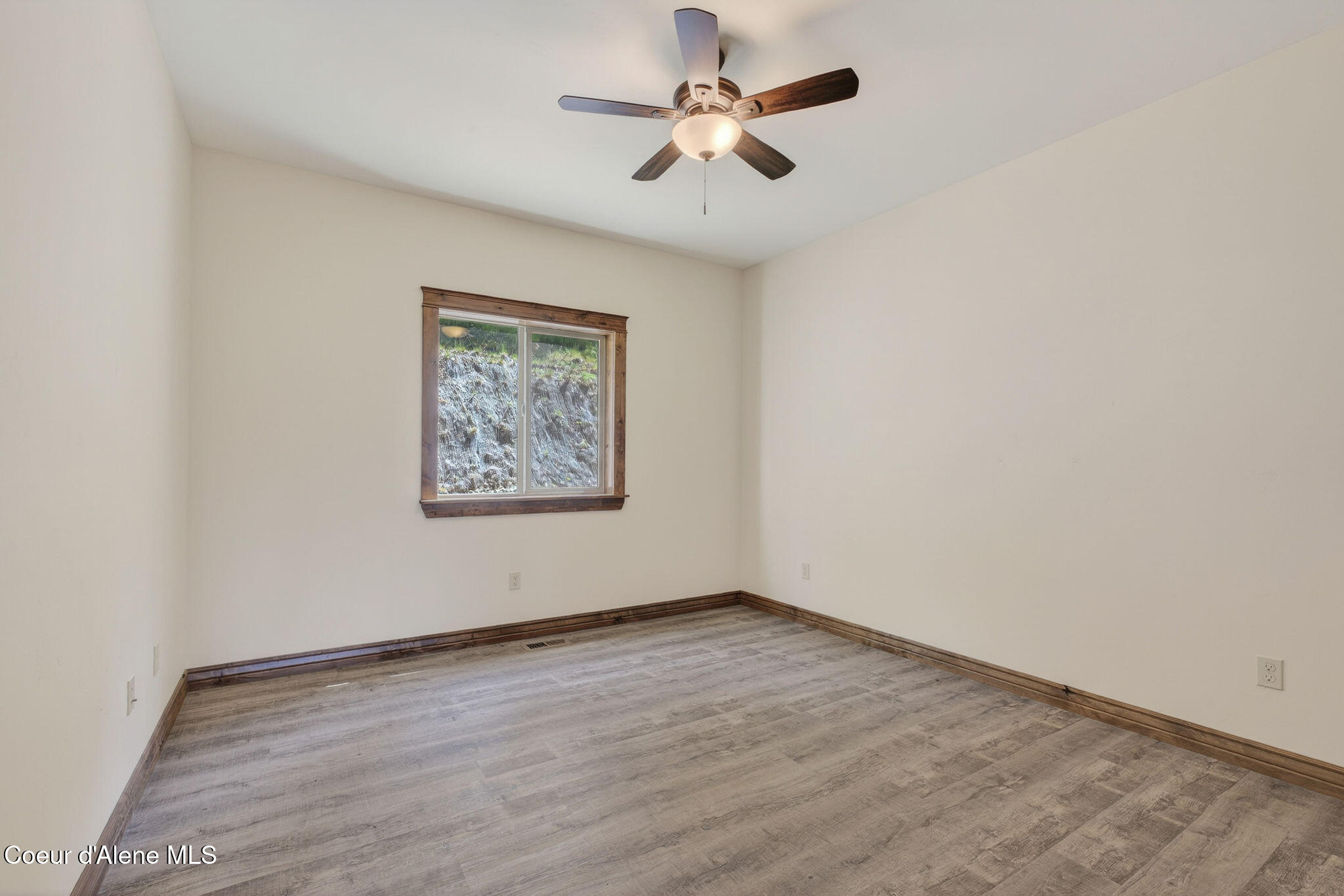 273 Paradise Valley Road Bonners Ferry, ID 83805 - Photo 24 of 45 Ceiling fans throughout