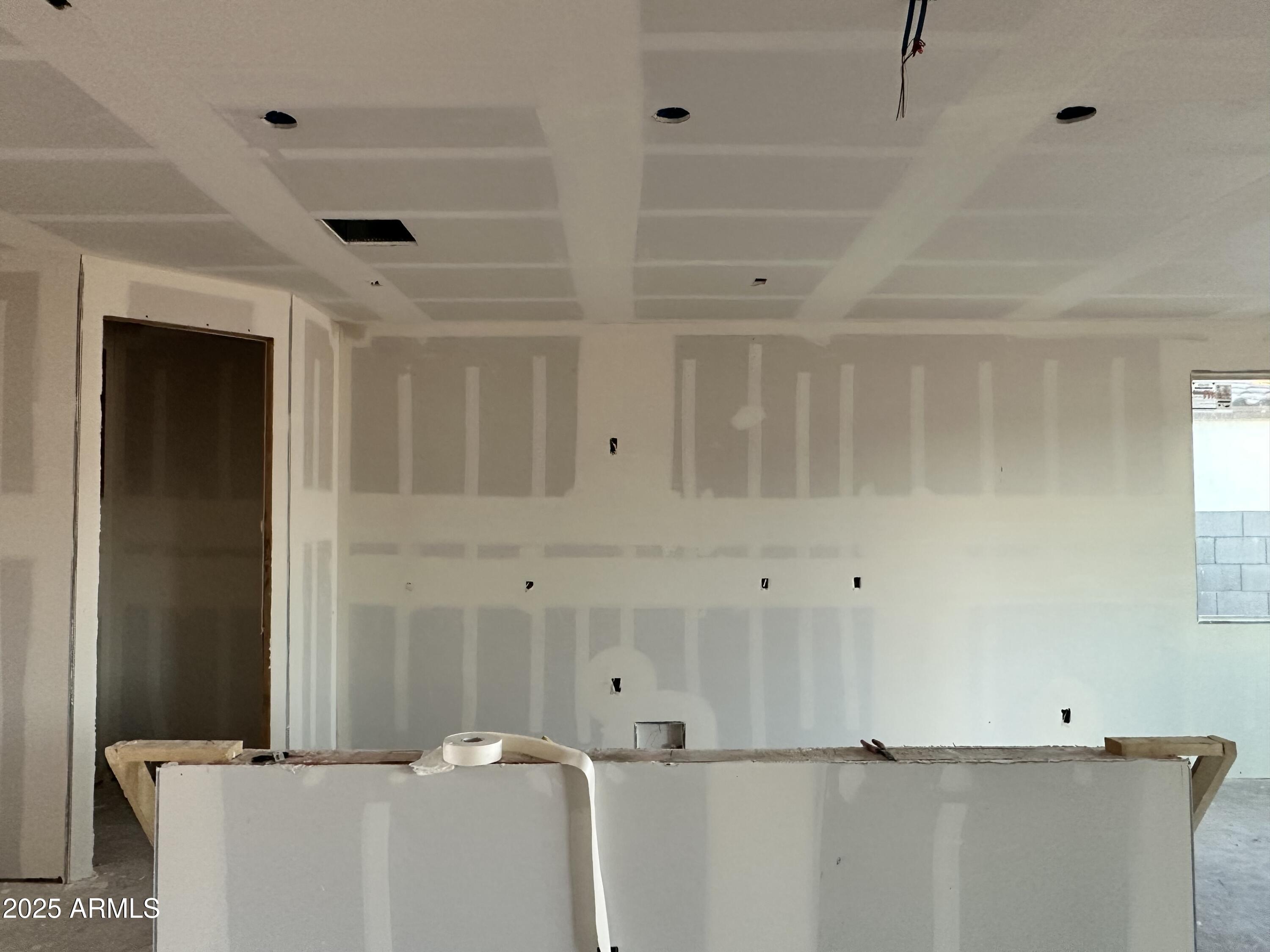 5527 West Piedmont Road Laveen, AZ 85339 - Photo 5 of 22 a bathroom with a bathtub