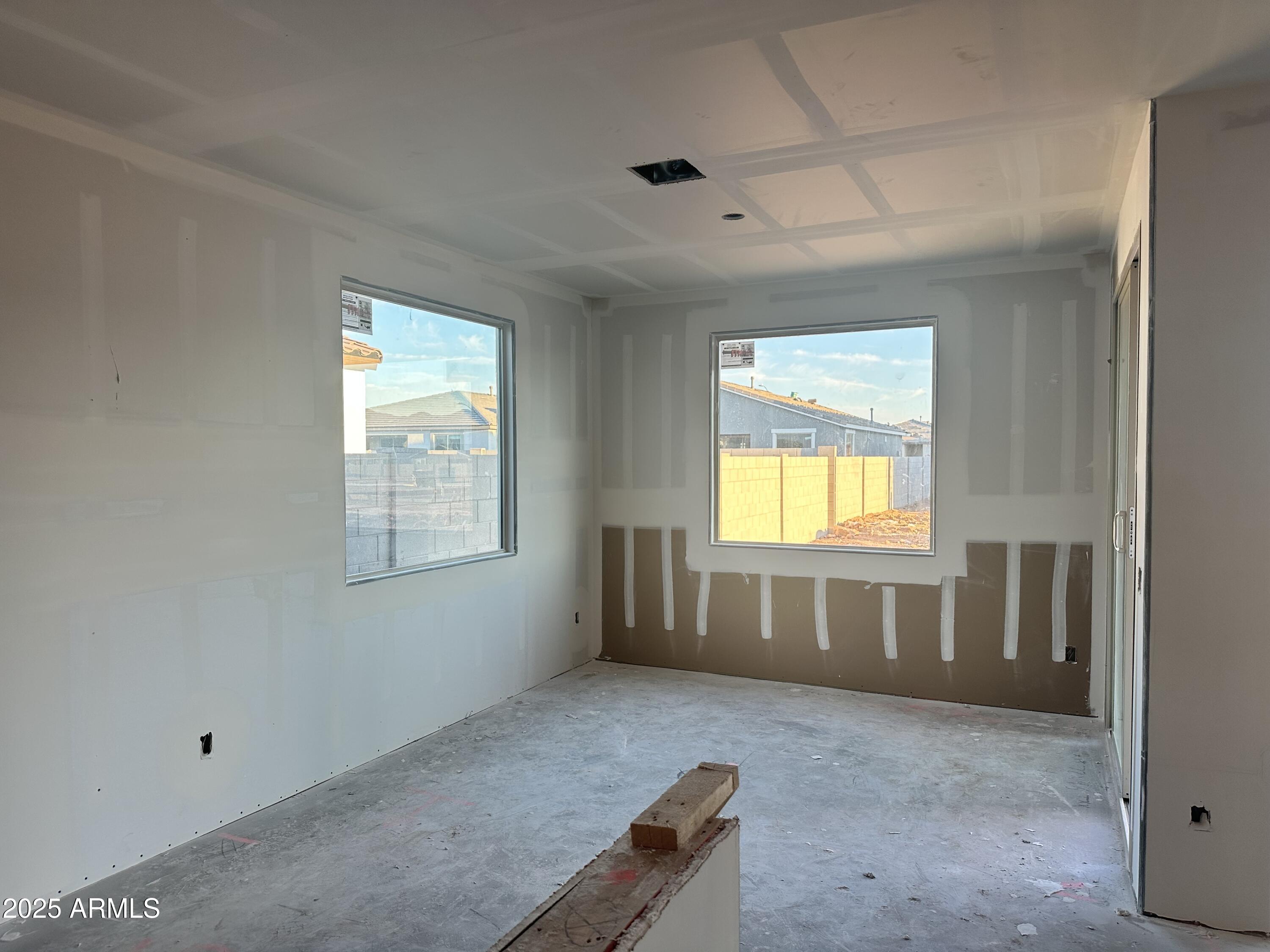 5527 West Piedmont Road Laveen, AZ 85339 - Photo 6 of 22 an empty room with windows