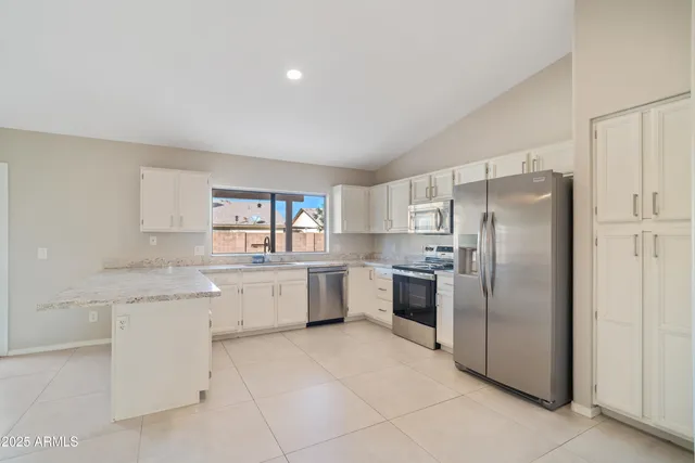 $2,195 | 8316 West Sweetwater Avenue, Peoria, AZ 85381