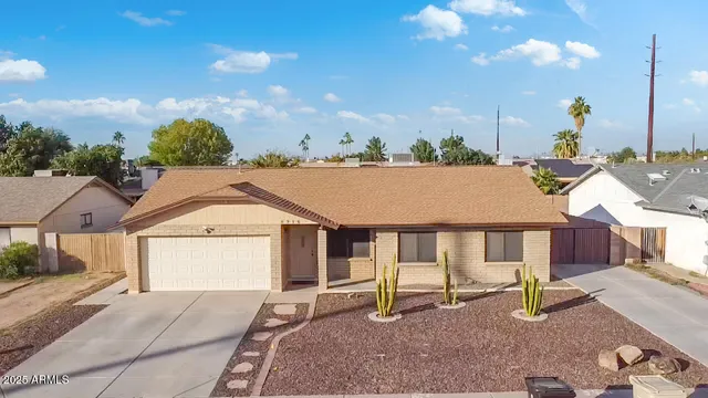$2,195 | 8316 West Sweetwater Avenue, Peoria, AZ 85381