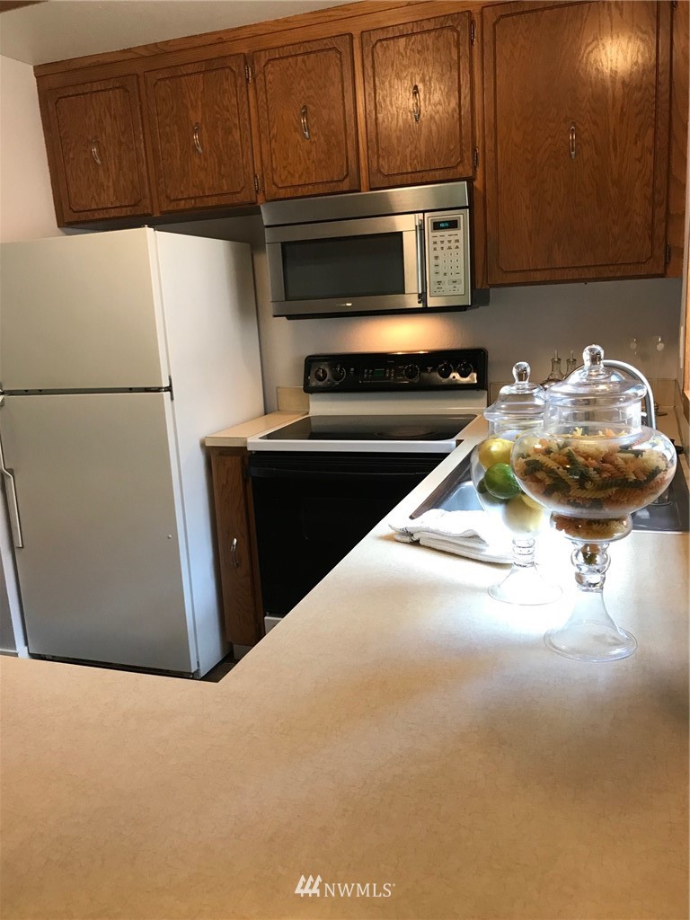 21529 4th Avenue West, Unit C35 Bothell, WA 98021 - Photo 5 of 14