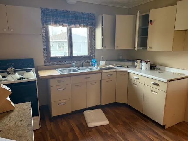 $109,900 | 122 Banks Boulevard, Silver Bay, MN 55614