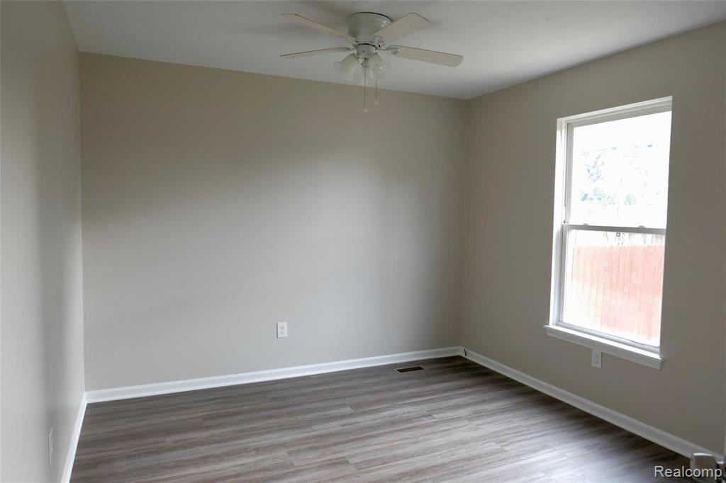 20440 East 14 Mile Road Roseville, MI 48066 - Photo 12 of 22