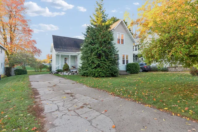 $199,900 | 223 West Todd Avenue, Reed City, MI 49677