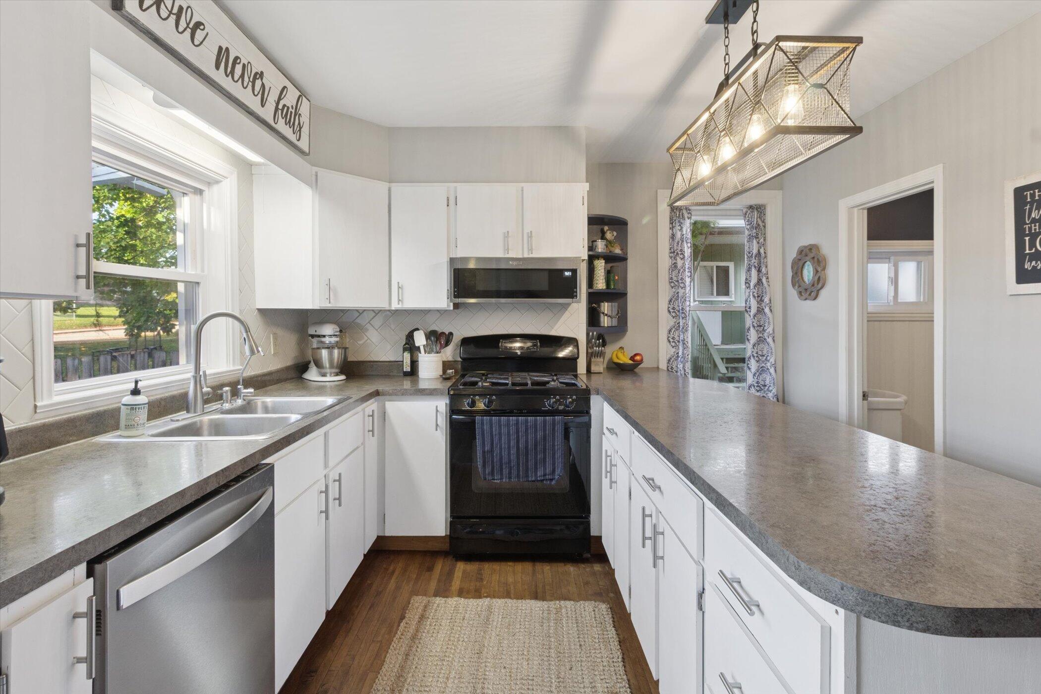 223 West Todd Avenue Reed City, MI 49677 - Photo 28 of 70 28-223-W-Todd-Ave-WindowStill