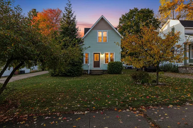 $199,900 | 223 West Todd Avenue, Reed City, MI 49677