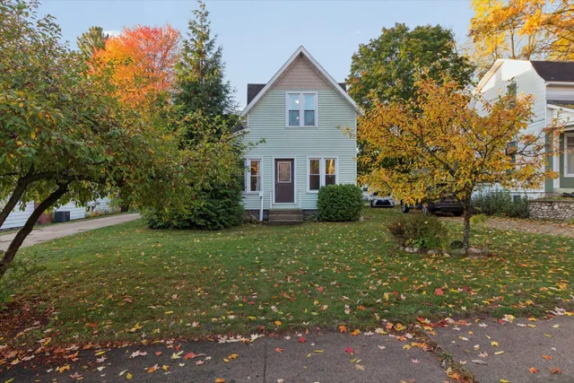 $199,900 | 223 West Todd Avenue, Reed City, MI 49677