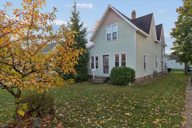 $199,900 | 223 West Todd Avenue, Reed City, MI 49677