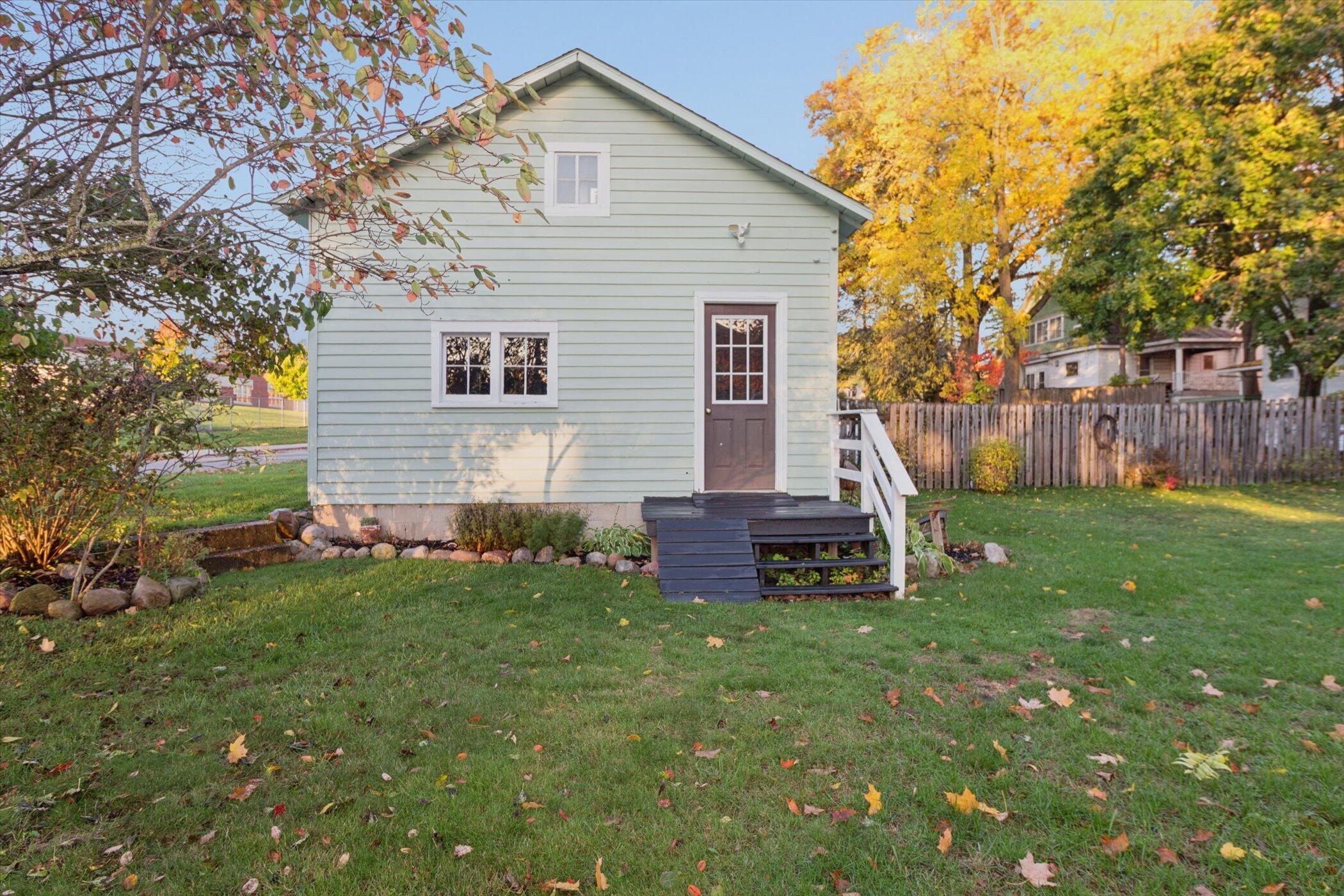 223 West Todd Avenue Reed City, MI 49677 - Photo 66 of 70 66-223-W-Todd-Ave-WindowStill