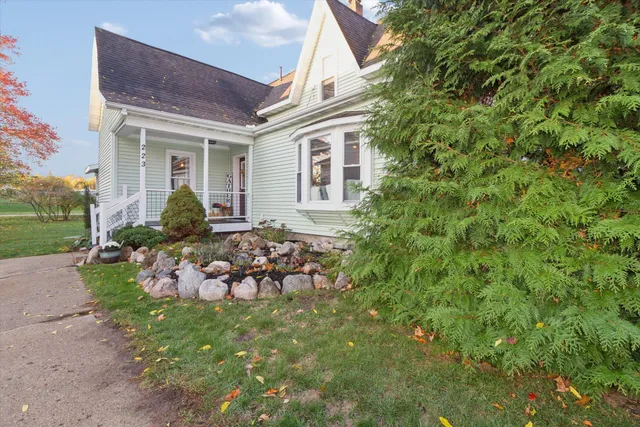 $199,900 | 223 West Todd Avenue, Reed City, MI 49677