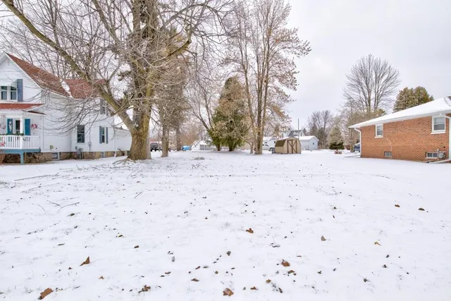 $9,900 | 4017 North Shore Drive, Menominee, MI 49858