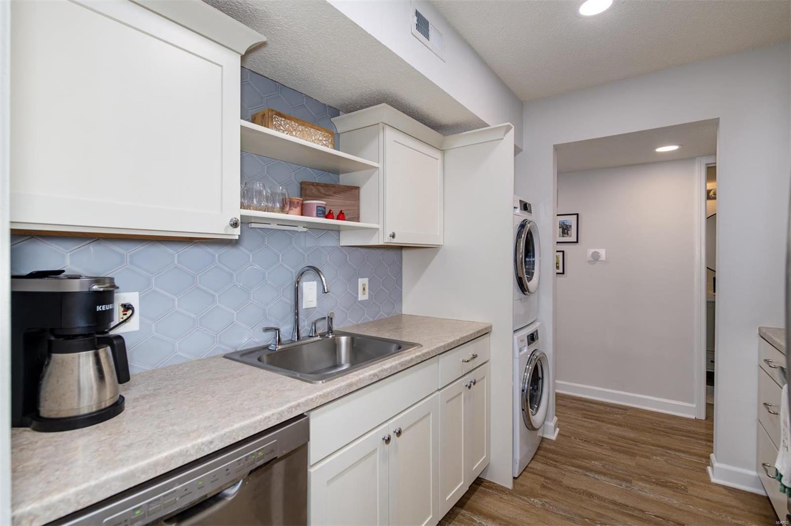 9138 Eager Road St. Louis, MO 63144 - Photo 9 of 23 Gallery Image 9