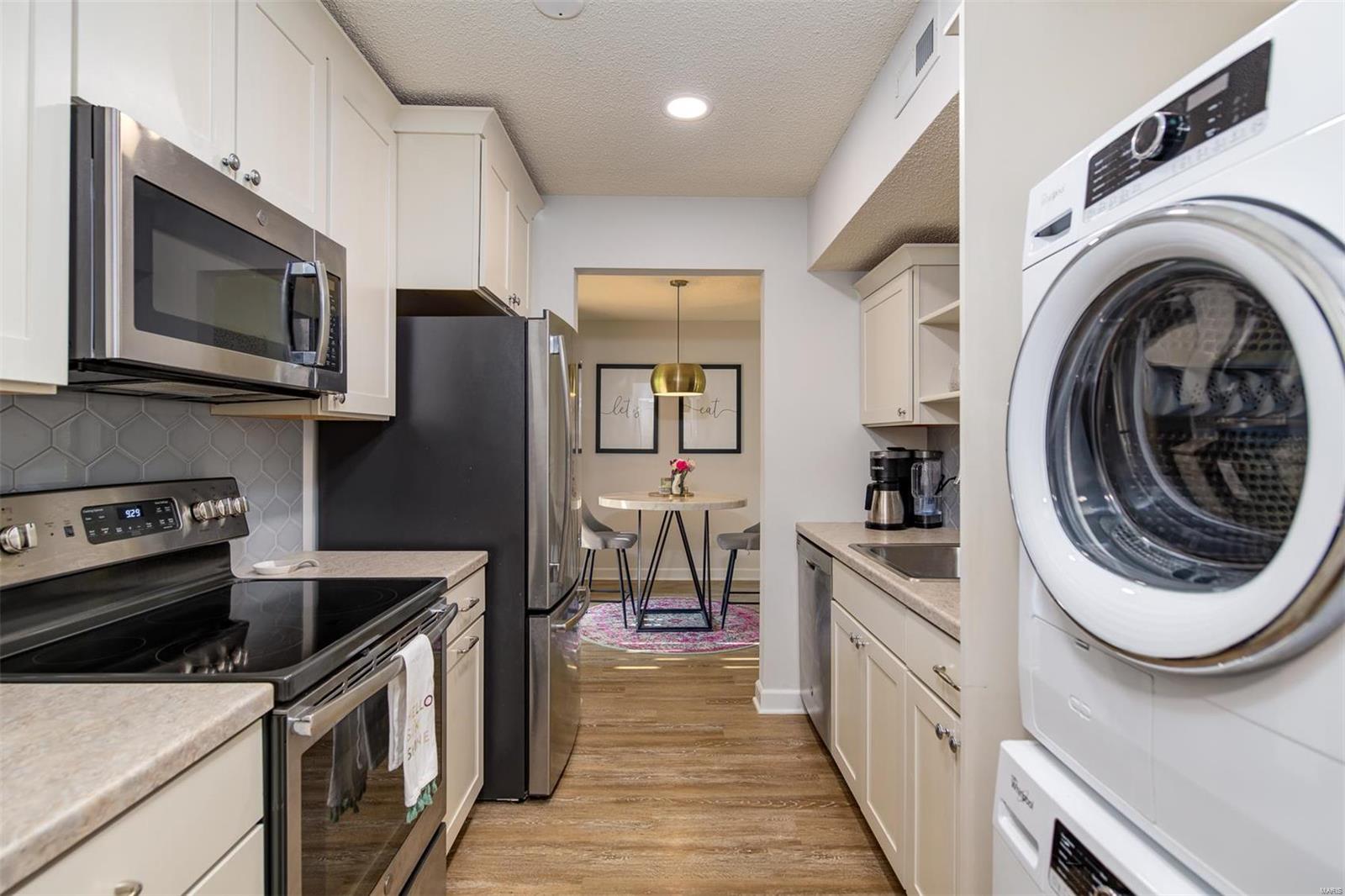 9138 Eager Road St. Louis, MO 63144 - Photo 10 of 23 Gallery Image 10