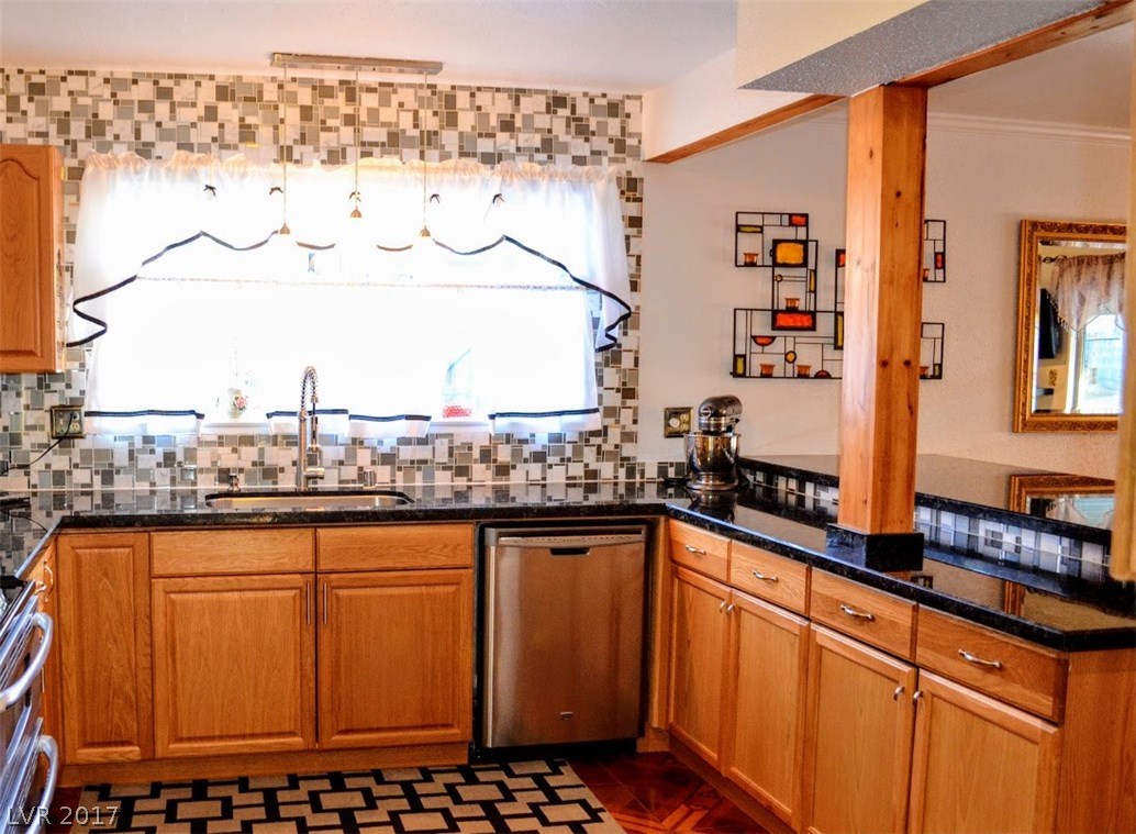 808 Altamira Road Las Vegas, NV 89145 - Photo 13 of 34 Gallery Image 13