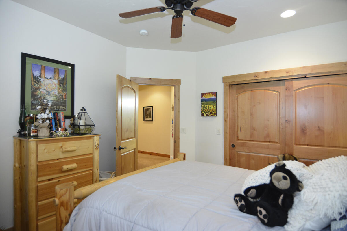 54885 Tamarack Road Bend, OR 97707 - Photo 16 of 30 10
