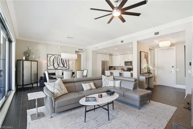 $1,675,000 | 1030 3rd Avenue South, Unit 517, Naples, FL 34102