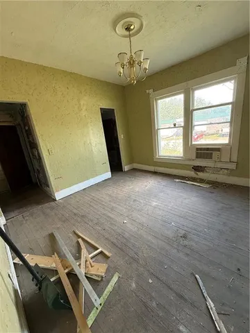 $100,000 | 202 6th Avenue South, Greenwood, MO 64034