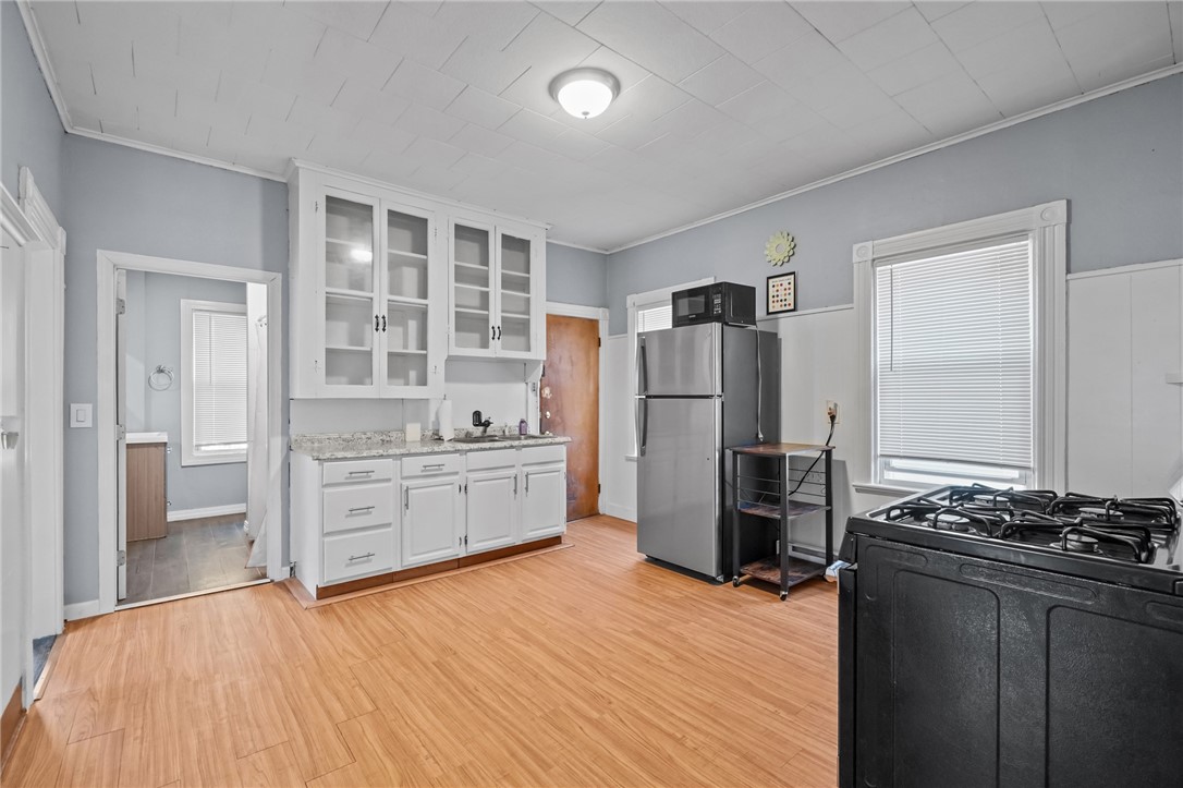 61 Robin Street Providence, RI 02908 - Photo 18 of 28 2nd Floor