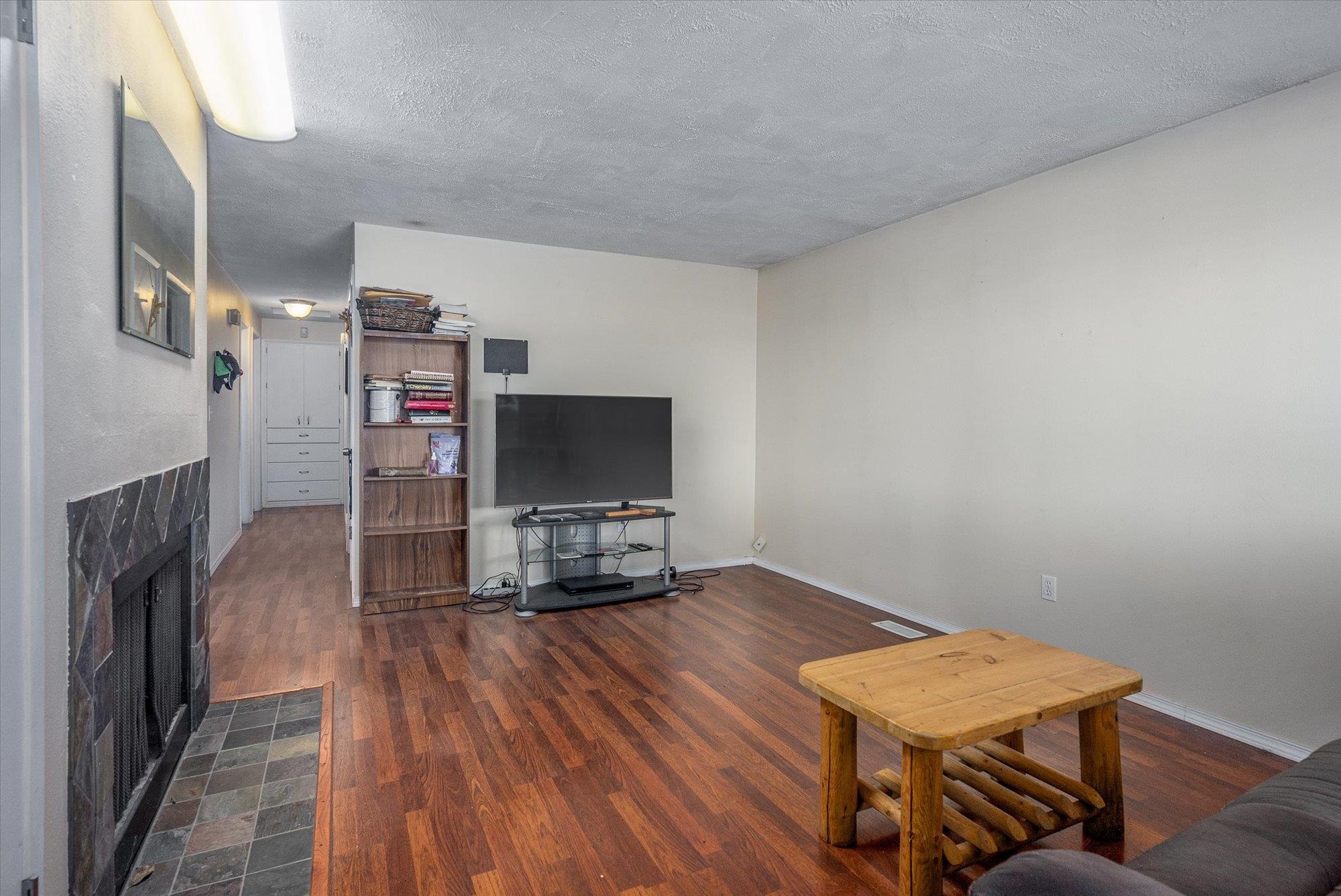 701 East Bismark Avenue Spokane, WA 99208 - Photo 4 of 19
