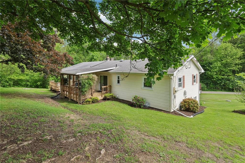 1317 Willowbrook Road New Castle, PA 16101 - Photo 6 of 40