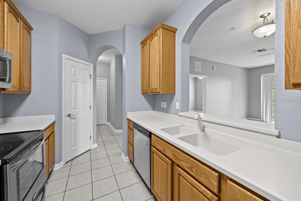 1355 Venezia Court, Unit 202 Davenport, FL 33896 - Photo 8 of 25